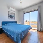 فيلة Carina For 6 Persons باراليمني