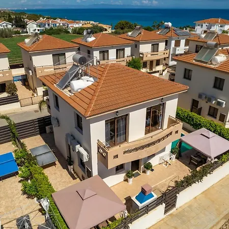 Carina For 6 Persons Villa